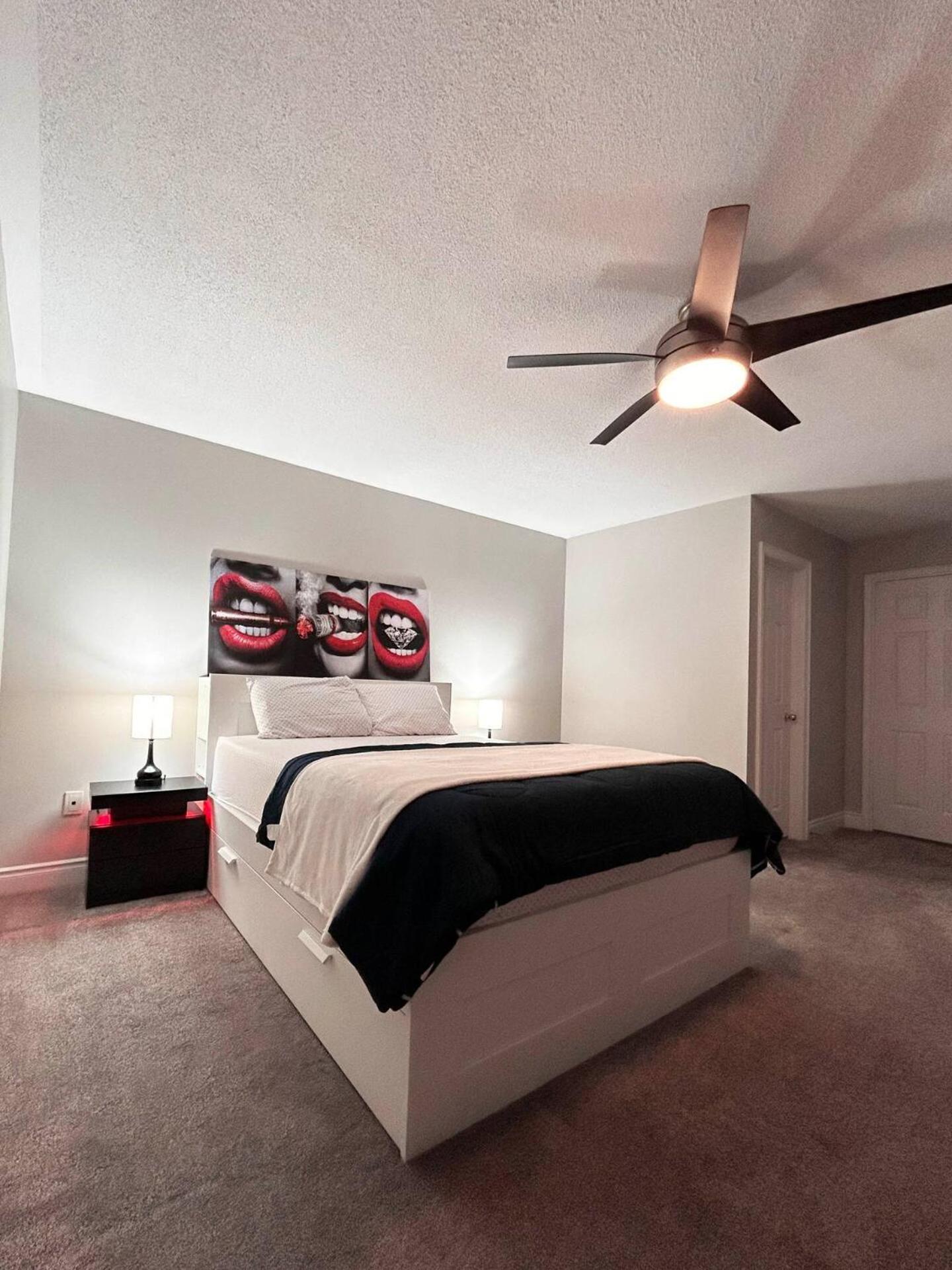 Room In Oshawa, 24/7 Security, Free Parking エクステリア 写真